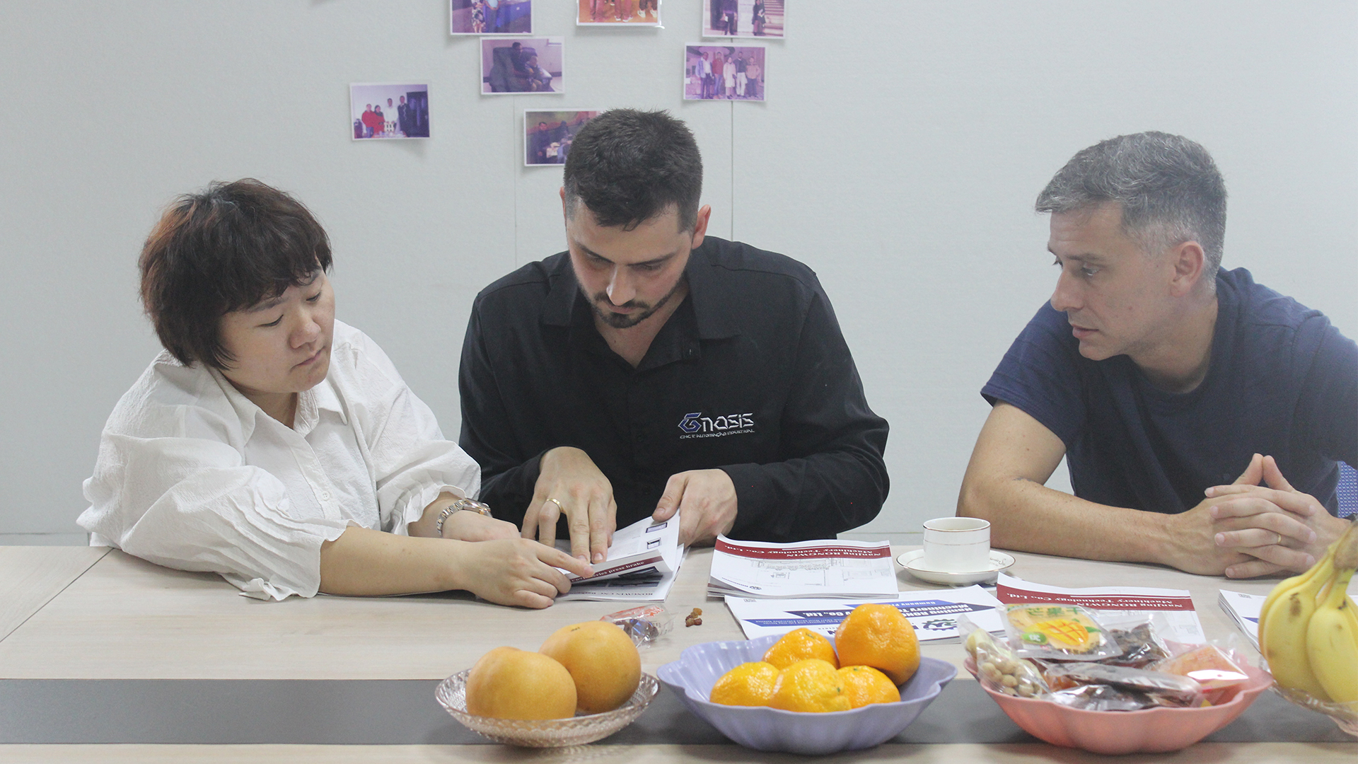 Welcome and Cooperation: Emphasize that customers' visits represent the trust and cooperation intention of both parties, and welcome customers to learn more about the company's production strength and